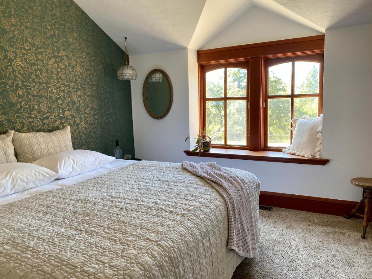 Mount Tom House Bed and Breakfast Harrisburg Buitenkant foto